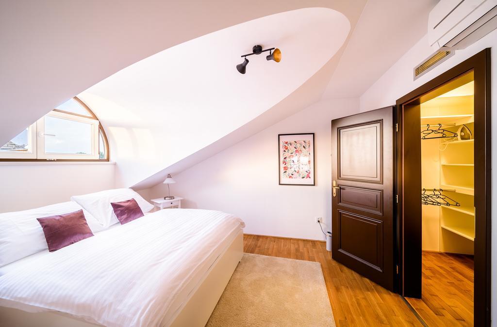 Rooftop Triplex Apartment In Centre Hradec Králové エクステリア 写真